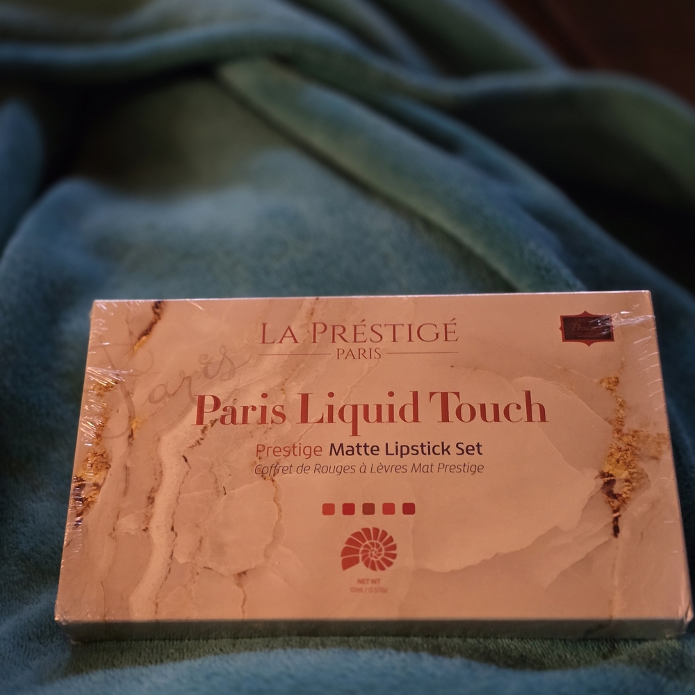 Paris Liquid Touch Matte Lipstick Set - Cream